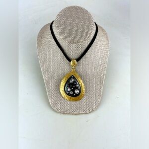 Chico’s black. & gold necklace